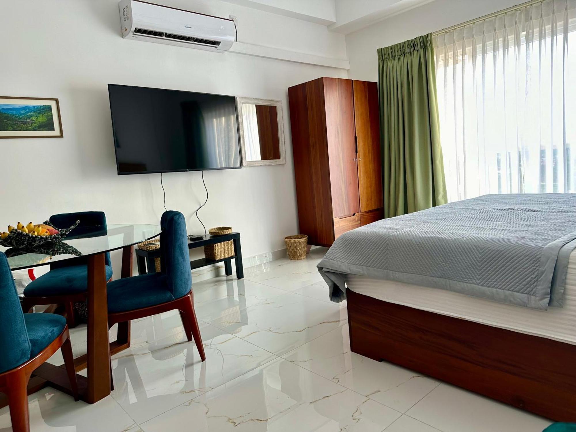 Ocean Breeze Hotel Residencies Britlanka Apartments ネゴンボ エクステリア 写真
