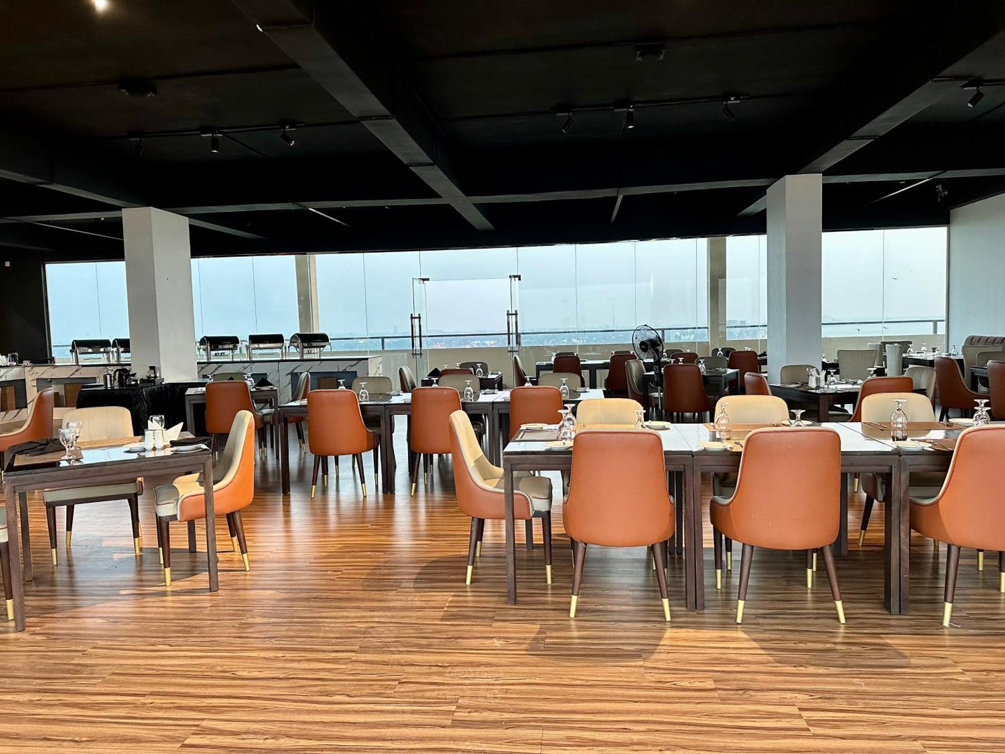 Ocean Breeze Hotel Residencies Britlanka Apartments ネゴンボ エクステリア 写真