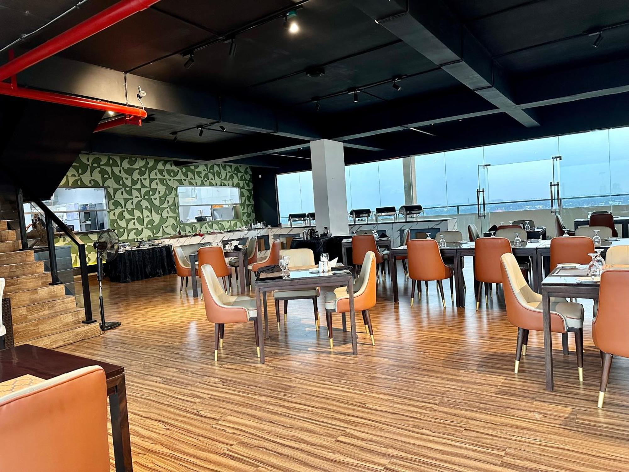 Ocean Breeze Hotel Residencies Britlanka Apartments ネゴンボ エクステリア 写真