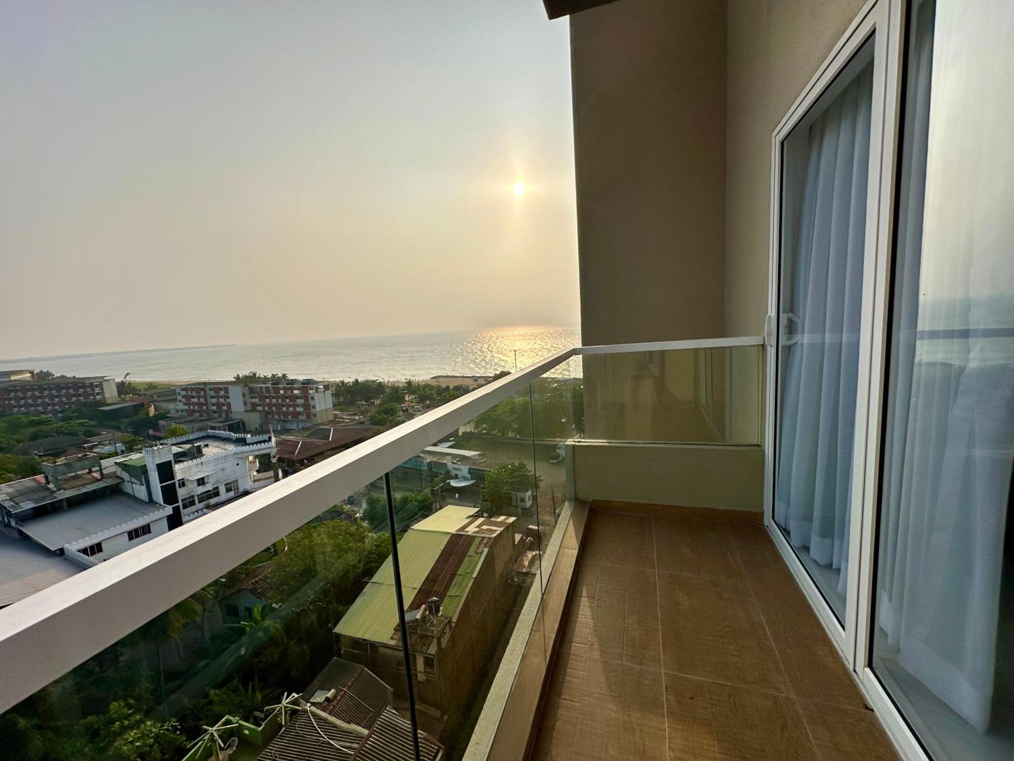 Ocean Breeze Hotel Residencies Britlanka Apartments ネゴンボ エクステリア 写真